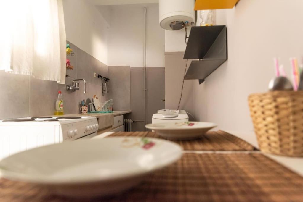 Nice Apartment Near City Center 아테네 외부 사진